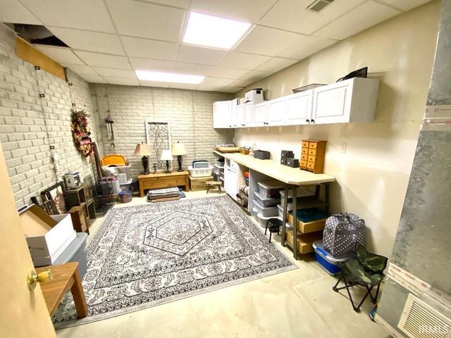 889 7th St. NE Street, Linton, IN 47441