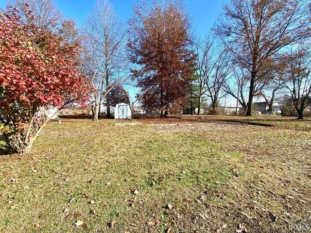 889 7th St. NE Street, Linton, IN 47441