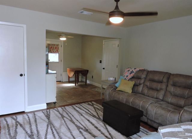 209 Marine Dr, Pensacola, FL 32507