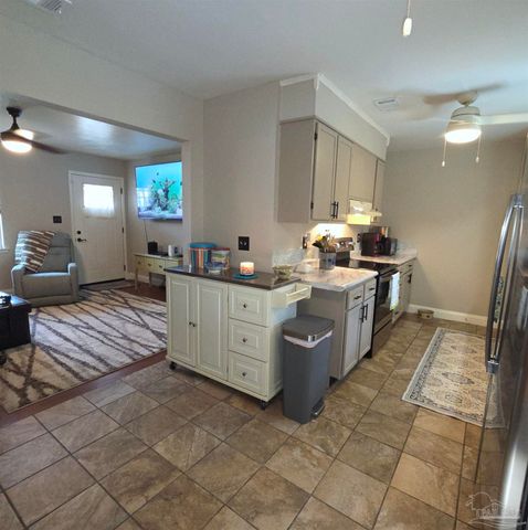 209 Marine Dr, Pensacola, FL 32507