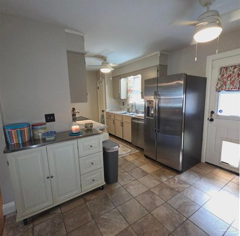 209 Marine Dr, Pensacola, FL 32507