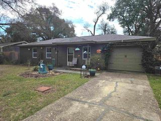 209 Marine Dr, Pensacola, FL 32507