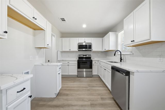 7609 N Richland Boulevard, North Richland Hills, TX 76180