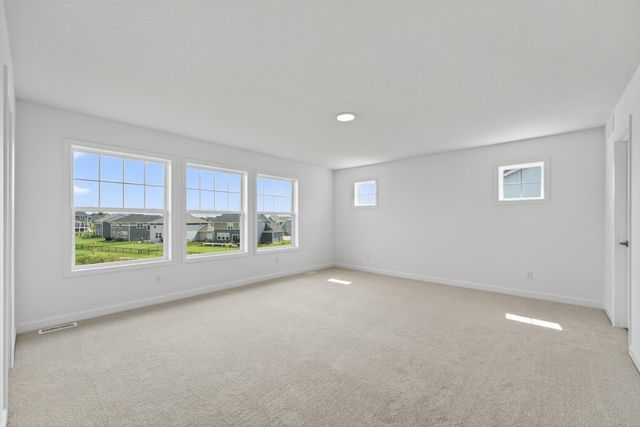 1836 Royal Boulevard N, Lake Elmo, MN 55042