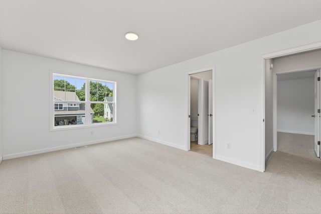 1836 Royal Boulevard N, Lake Elmo, MN 55042