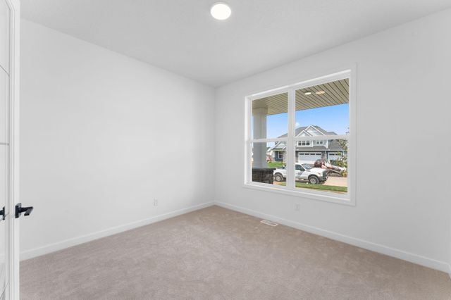 1836 Royal Boulevard N, Lake Elmo, MN 55042