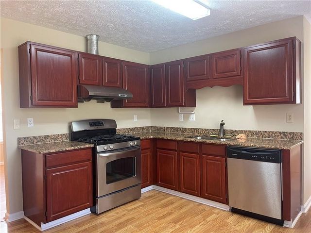 11255 Abbotts Station Drive, Duluth, GA 30097