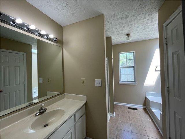 11255 Abbotts Station Drive, Duluth, GA 30097