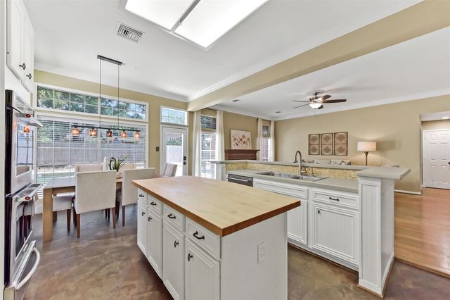 1411 Buttonwood Drive, Friendswood, TX 77546