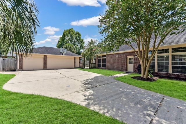 1411 Buttonwood Drive, Friendswood, TX 77546