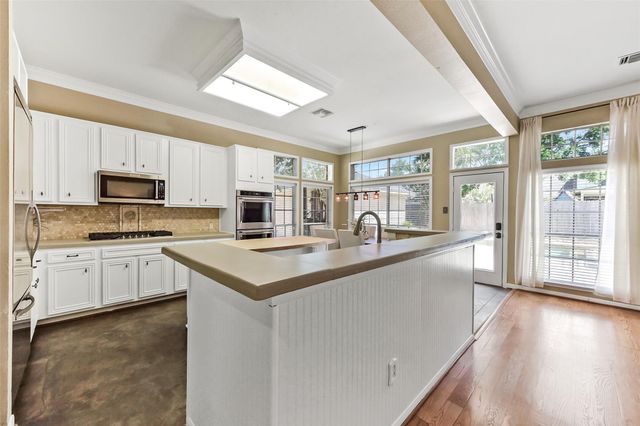 1411 Buttonwood Drive, Friendswood, TX 77546