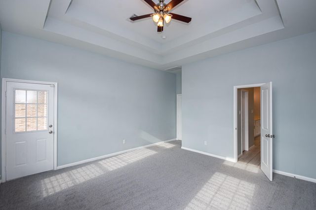 2040 Twin Lakes Boulevard, West Columbia, TX 77486