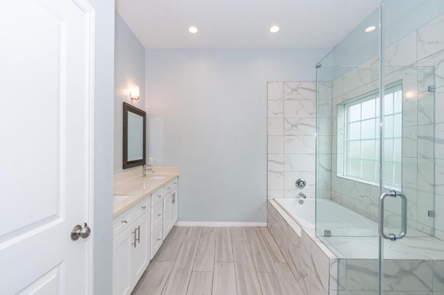 2040 Twin Lakes Boulevard, West Columbia, TX 77486