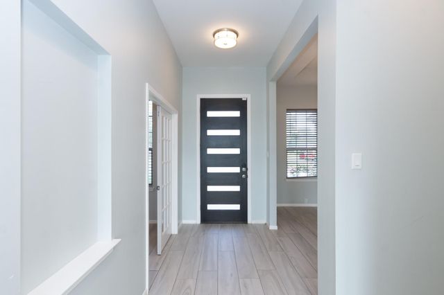 2040 Twin Lakes Boulevard, West Columbia, TX 77486