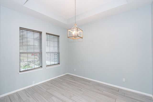 2040 Twin Lakes Boulevard, West Columbia, TX 77486