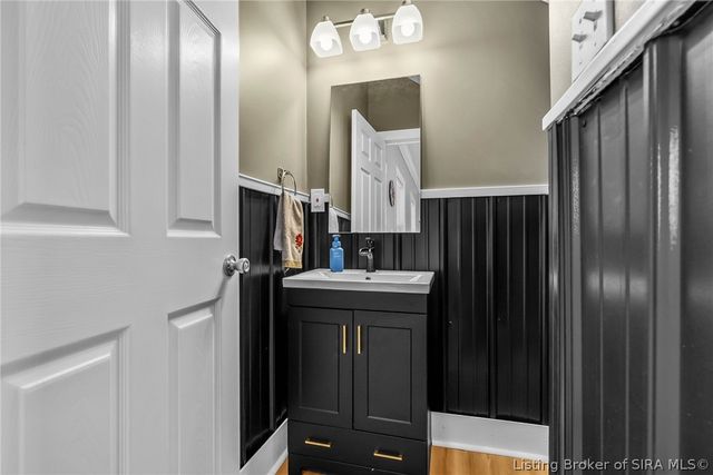 4702 Upper River Road, Jeffersonville, IN 47130