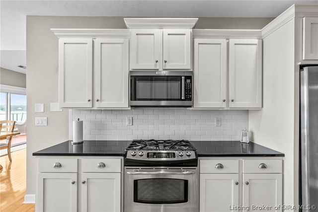 4702 Upper River Road, Jeffersonville, IN 47130