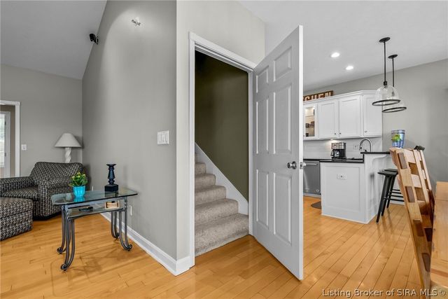 4702 Upper River Road, Jeffersonville, IN 47130