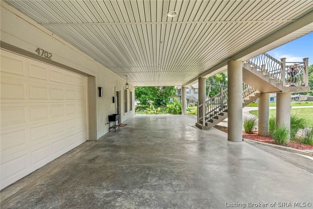 4702 Upper River Road, Jeffersonville, IN 47130