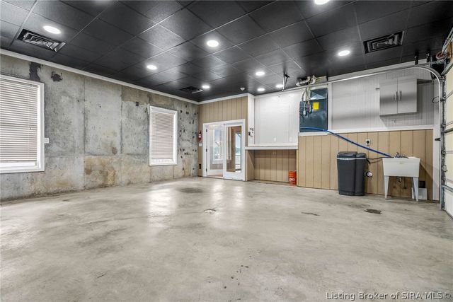 4702 Upper River Road, Jeffersonville, IN 47130