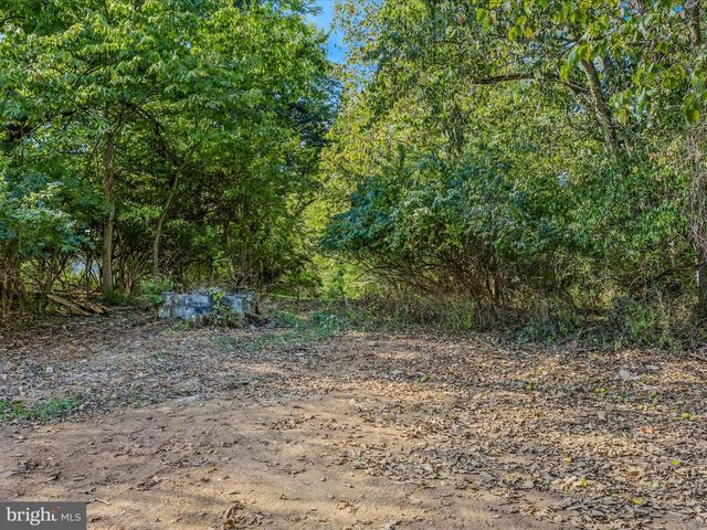 701 BOSTON ST, Martinsburg, WV 25401
