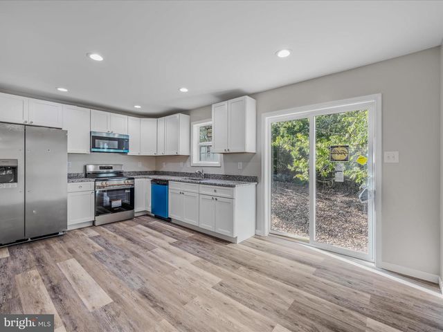 701 BOSTON ST, Martinsburg, WV 25401
