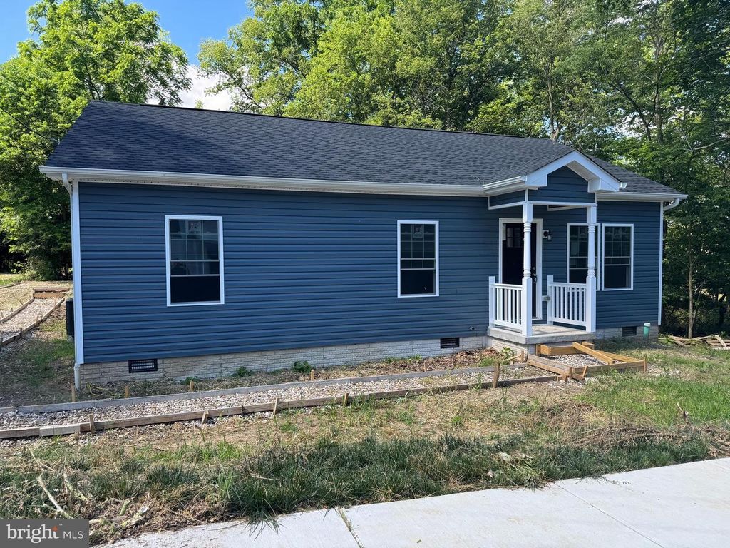 701 BOSTON ST, Martinsburg, WV 25401