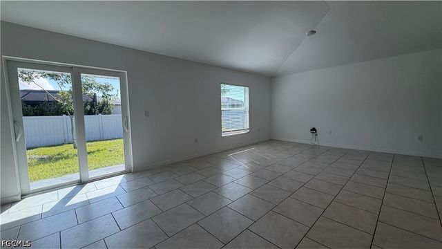 2901 NW 18th PL, Cape Coral, FL 33993