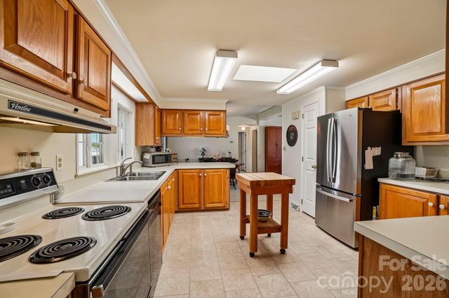 10 N June Lane, Hendersonville, NC 28792