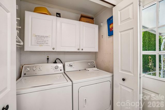 10 N June Lane, Hendersonville, NC 28792