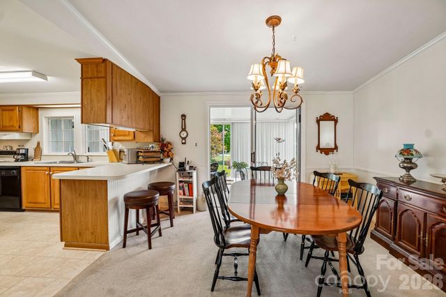 10 N June Lane, Hendersonville, NC 28792