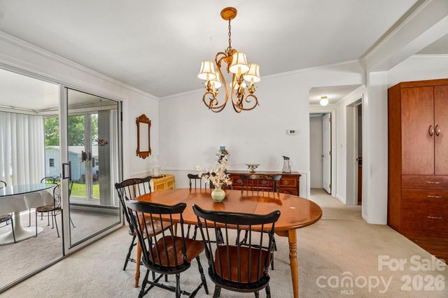 10 N June Lane, Hendersonville, NC 28792