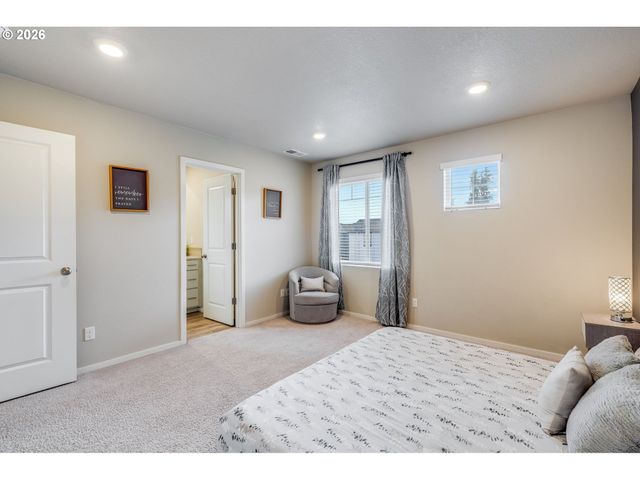 7897 Sw MARA Ct, Portland, OR 97224