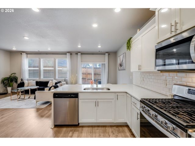 7897 Sw MARA Ct, Portland, OR 97224