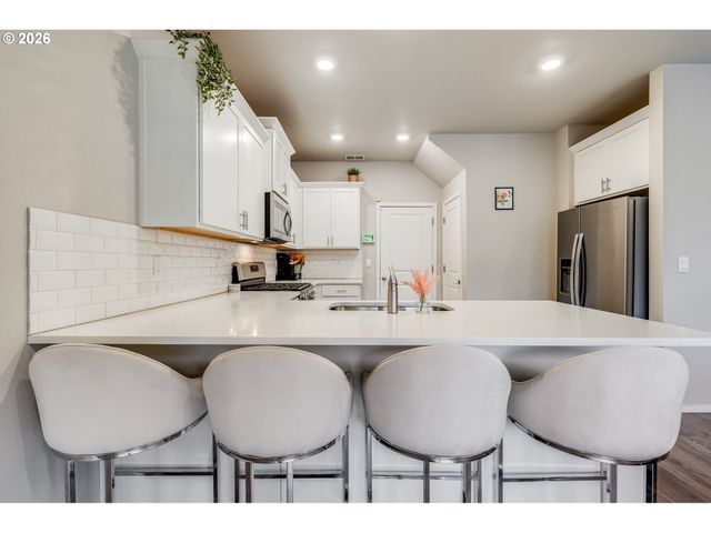 7897 Sw MARA Ct, Portland, OR 97224