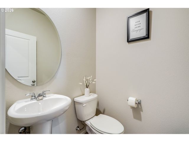 7897 Sw MARA Ct, Portland, OR 97224