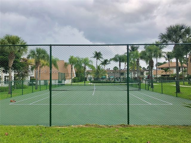 8281 SW 128th St 104, Pinecrest, FL 33156