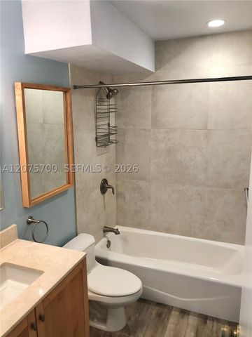 8281 SW 128th St 104, Pinecrest, FL 33156
