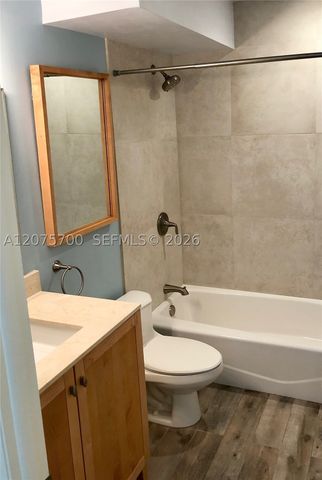 8281 SW 128th St 104, Pinecrest, FL 33156