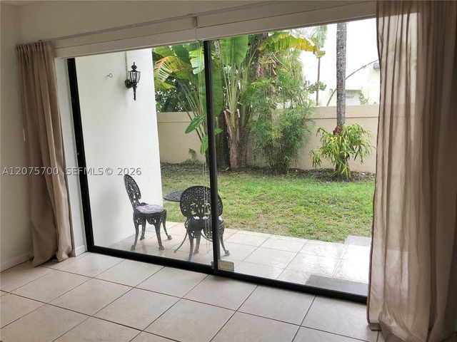 8281 SW 128th St 104, Pinecrest, FL 33156