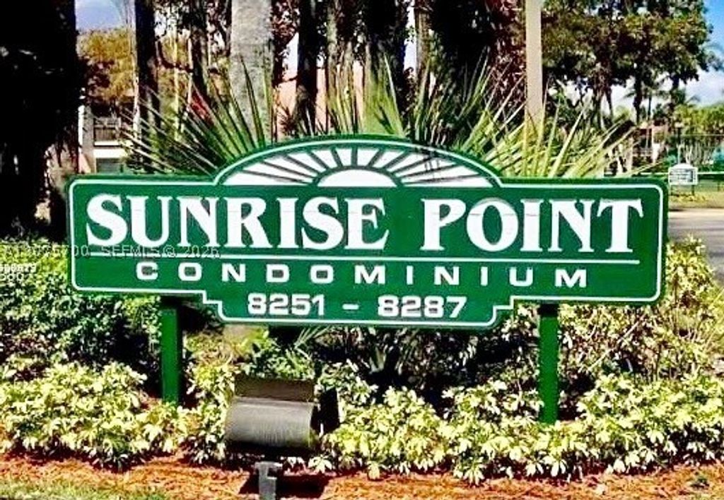8281 SW 128th St 104, Pinecrest, FL 33156