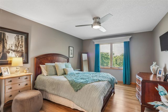 1906 SE Snowberry Lane, Ankeny, IA 50021