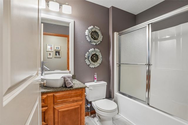 1906 SE Snowberry Lane, Ankeny, IA 50021