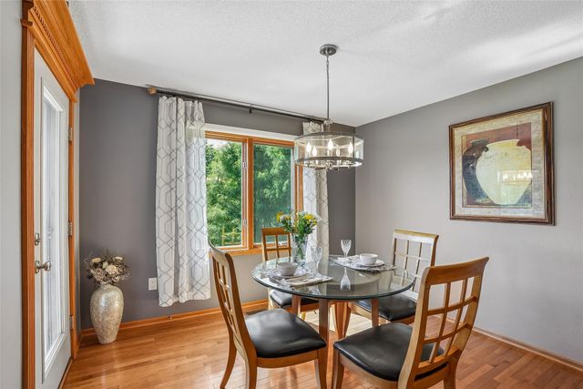 1906 SE Snowberry Lane, Ankeny, IA 50021