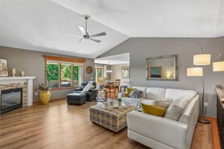 1906 SE Snowberry Lane, Ankeny, IA 50021