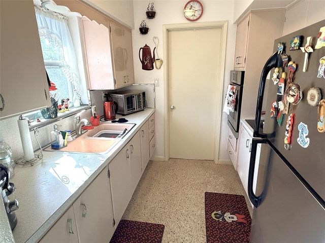 2120 NE 56th Street A, Fort Lauderdale, FL 33308