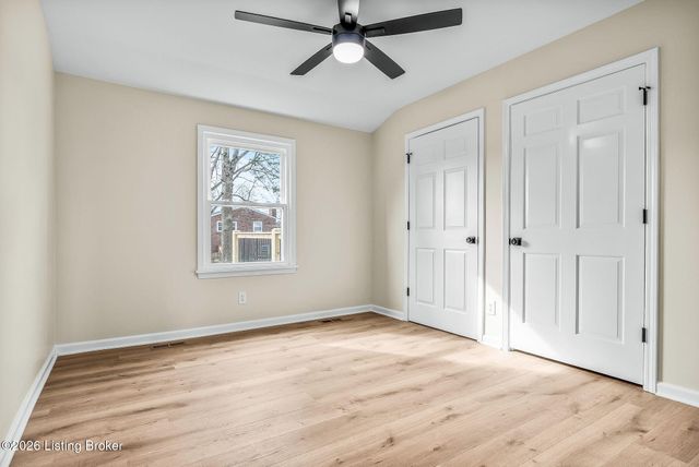 1112 Herr Ln, Louisville, KY 40222