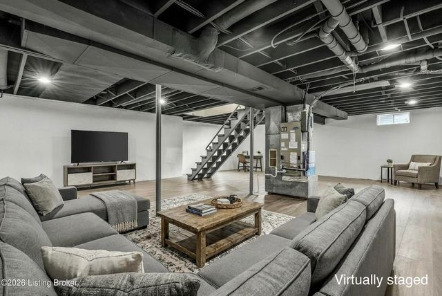 1112 Herr Ln, Louisville, KY 40222