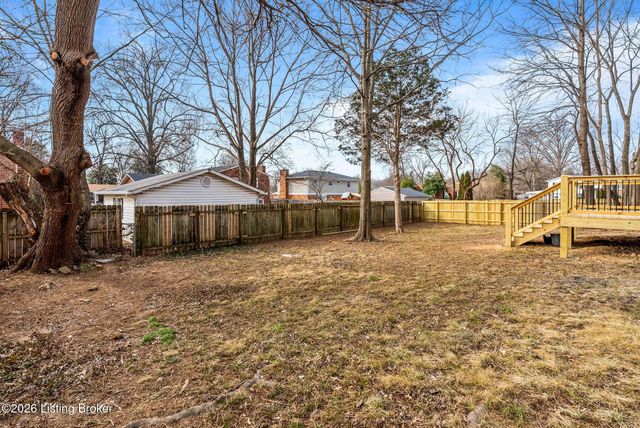 1112 Herr Ln, Louisville, KY 40222