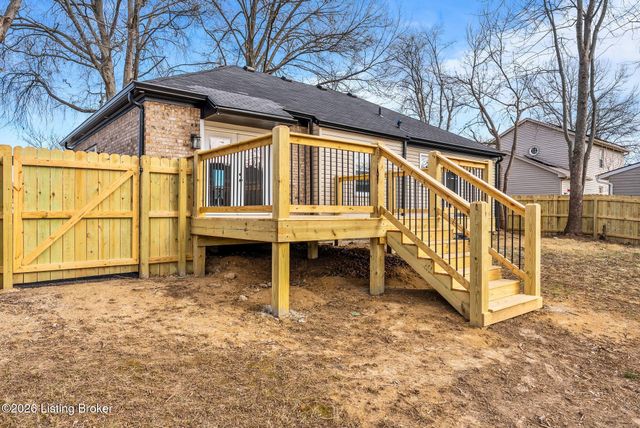 1112 Herr Ln, Louisville, KY 40222